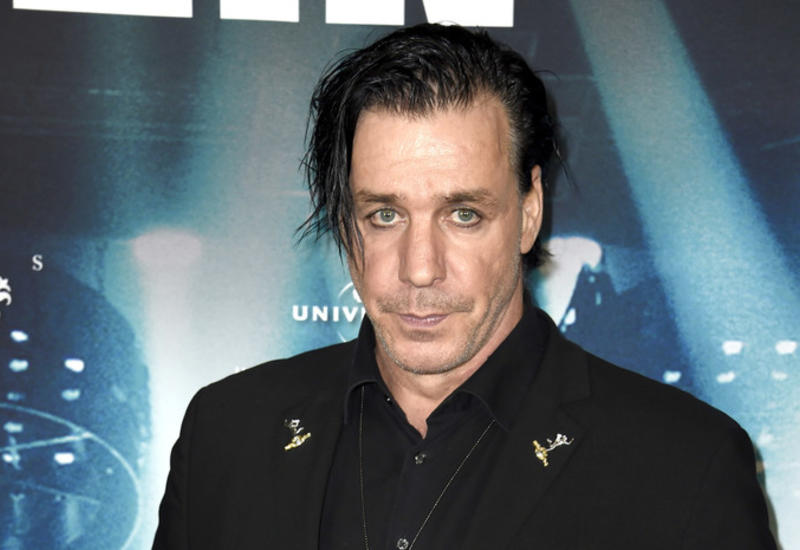 Лидер Rammstein сел за штурвал самолета в Москву