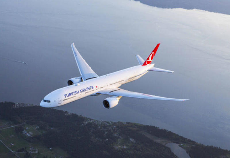 İstanbuldan Tbilisiyə uçan təyyarə Bakı aeroportuna məcburi eniş edib