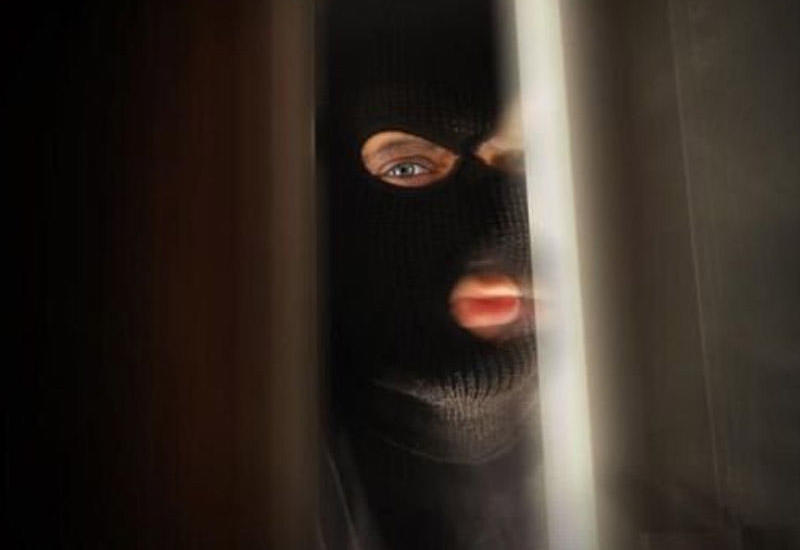 В Баку из магазина украли 10 тыс. долларов