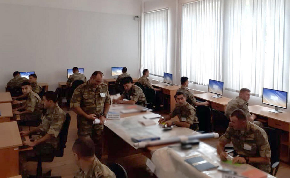 В воинских объединениях ВС Азербайджана проводятся учения