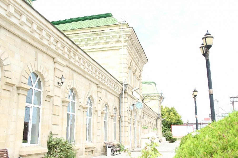 Yüz iyirmi yaşlı memarlıq incisi-Xaçmaz Dəmiryol Vağzalı