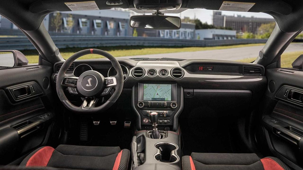 Новый Ford Mustang GT350R доработали деталями от старшей модели