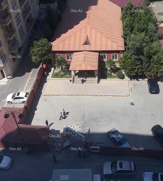 В Баку грузовик влетел в отделение полиции