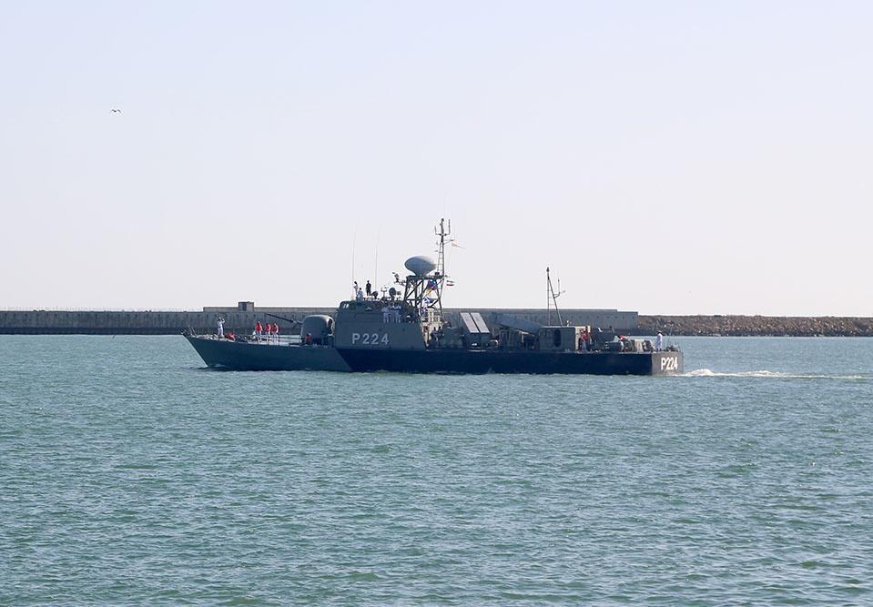 Военные корабли России и Ирана покинули бакинский порт