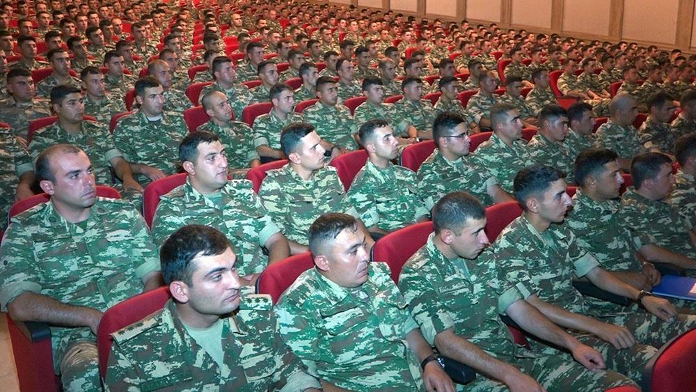 В Нахчыване готовят командиров взводов