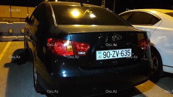 В Баку Hyundai влетел в чайхану