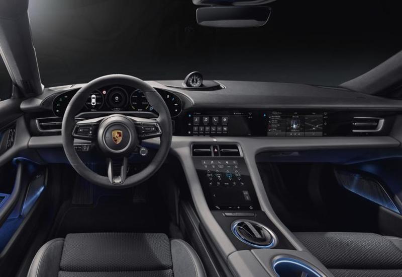 Конкурент Tesla: В Porsche Taycan будет 4 экрана