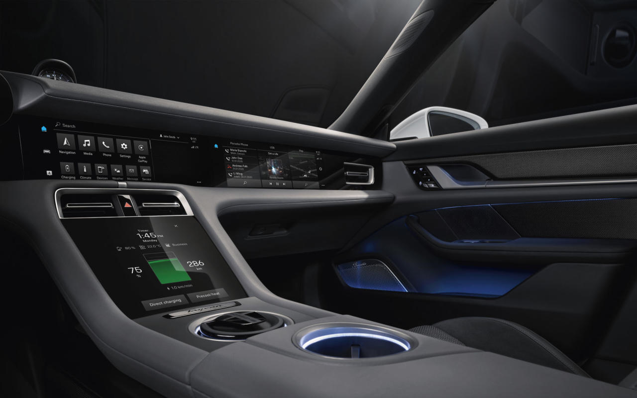 Конкурент Tesla: В Porsche Taycan будет 4 экрана