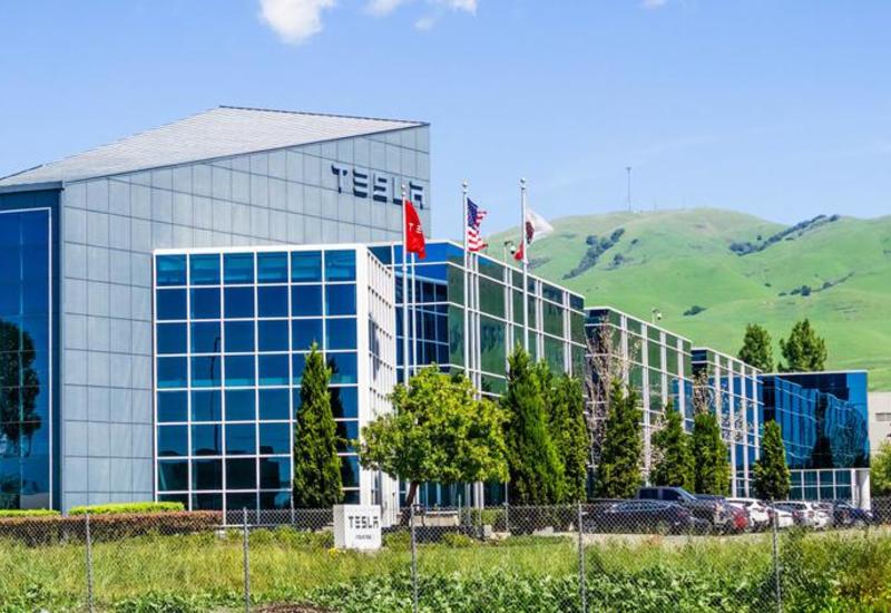 Amazon присоединяется к иску Walmart против Tesla
