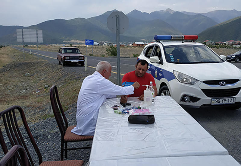 Yol polisindən sürücülərə jest