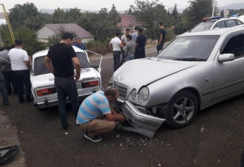 В Газахе столкнулись 4 автомобиля, поврежден газопровод