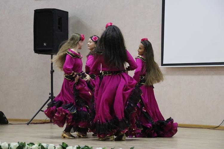 Для военнослужащих Азербайджана, Турции и Грузии провели концерт