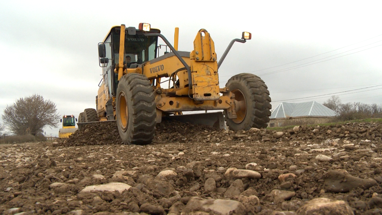 В регионах Азербайджана массово ремонтируют дороги