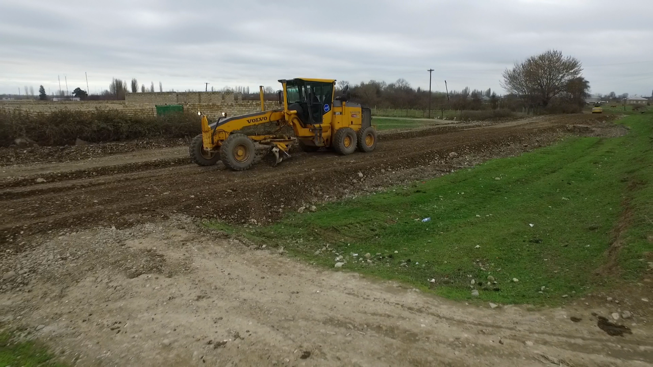 В регионах Азербайджана массово ремонтируют дороги