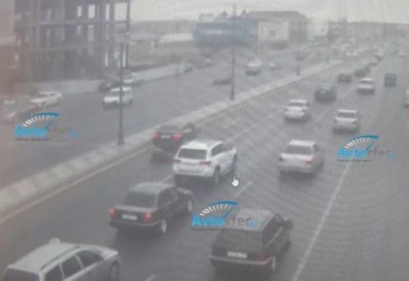 В Баку автомобиль сбил женщину