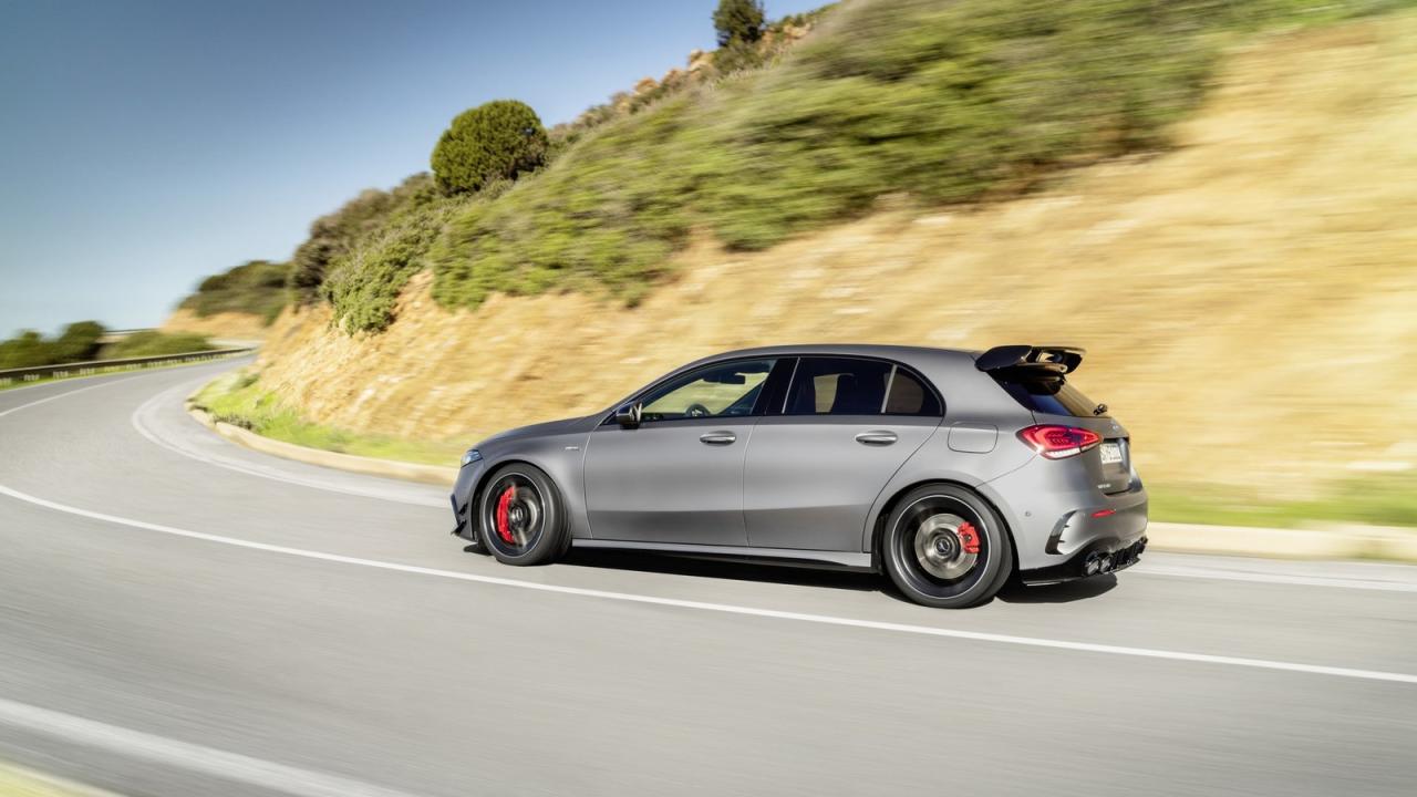 Mercedes представил хот-хэтч с самой мощной "турбочетверкой" в истории