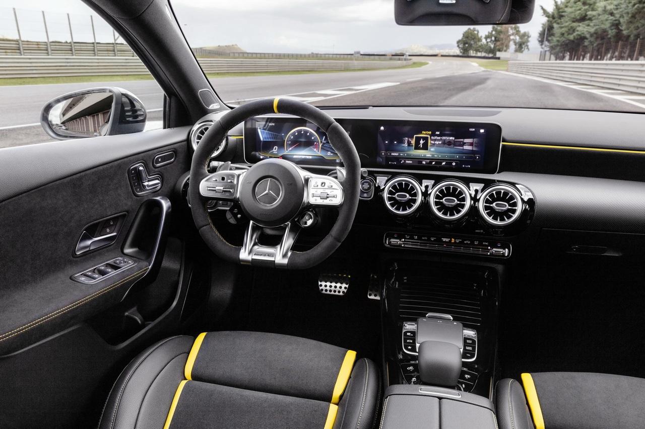 Mercedes представил хот-хэтч с самой мощной "турбочетверкой" в истории