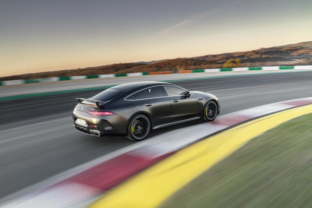 Четырехдверный Mercedes-AMG GT 4-Door Coupé появился в Азербайджане