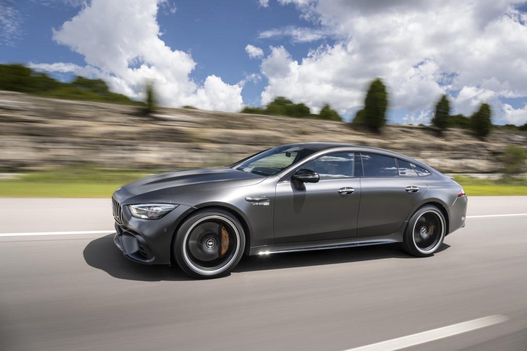 Четырехдверный Mercedes-AMG GT 4-Door Coupé появился в Азербайджане