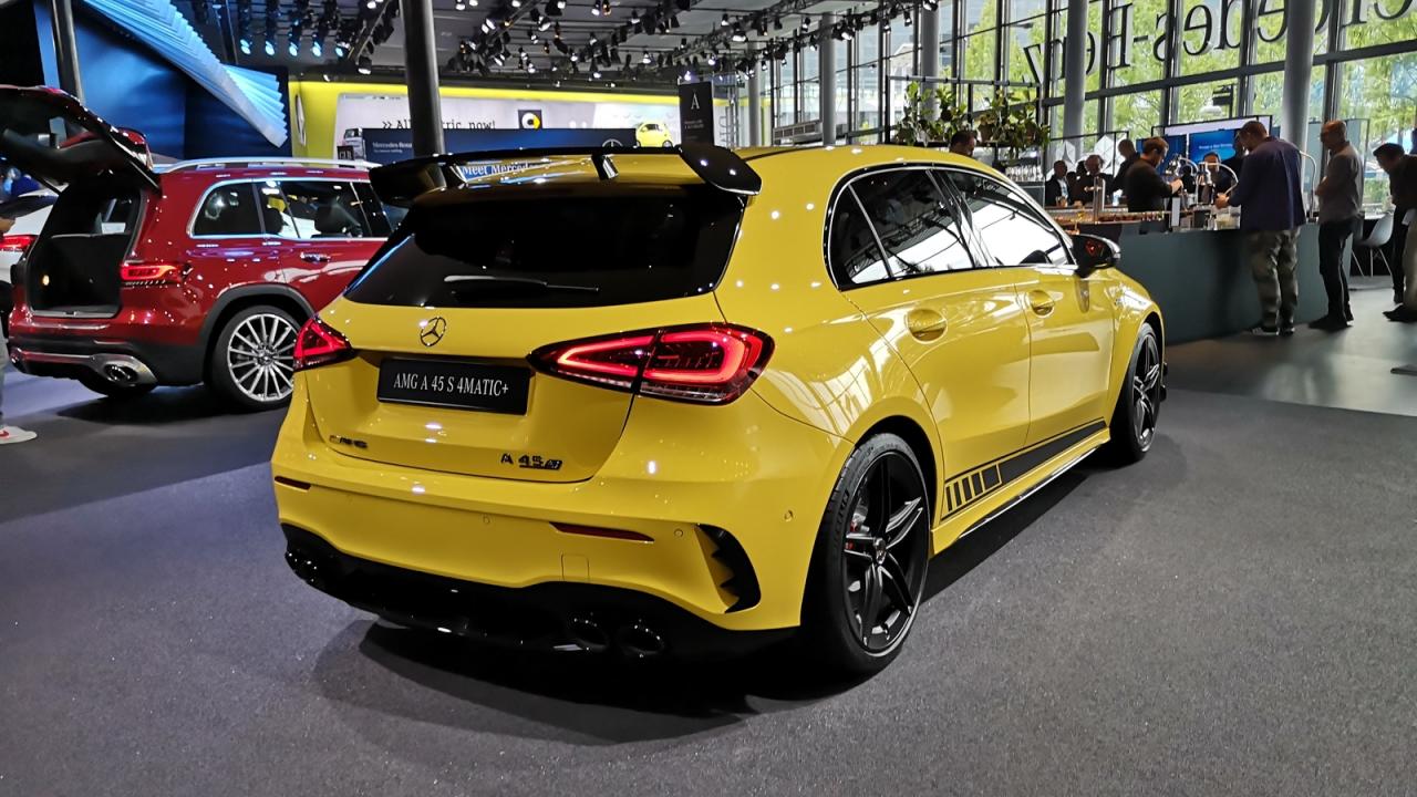 Mercedes представил хот-хэтч с самой мощной "турбочетверкой" в истории