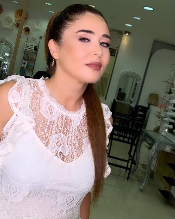 Elnarə yeni görkəmdə