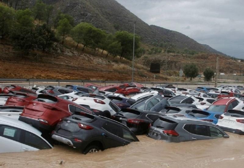 Испания ушла под воду, стихия свирепствует
