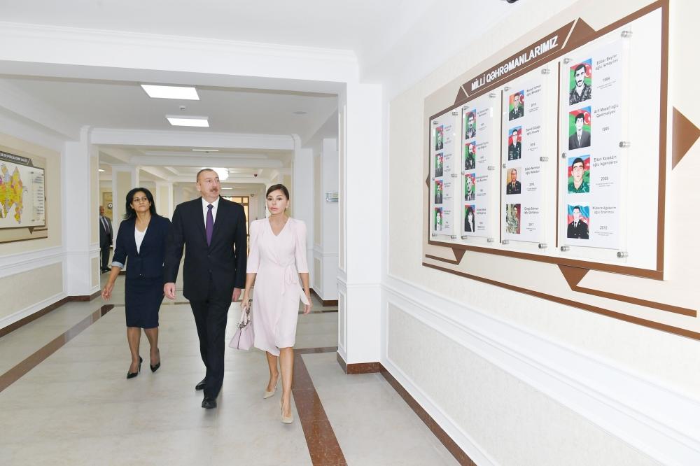 Президент Ильхам Алиев и Первая леди Мехрибан Алиева приняли участие в открытии нового учебного комплекса средней школы №300