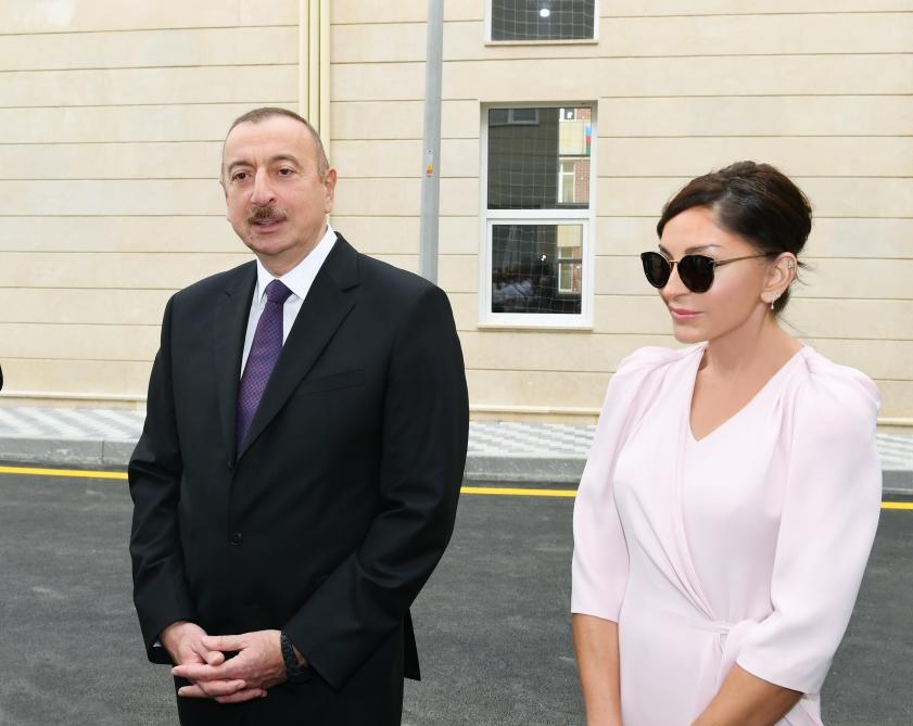 Президент Ильхам Алиев и Первая леди Мехрибан Алиева приняли участие в открытии нового учебного комплекса средней школы №300