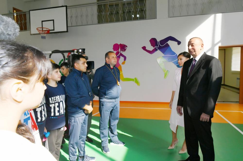 Президент Ильхам Алиев и Первая леди Мехрибан Алиева приняли участие в открытии нового учебного комплекса средней школы №300