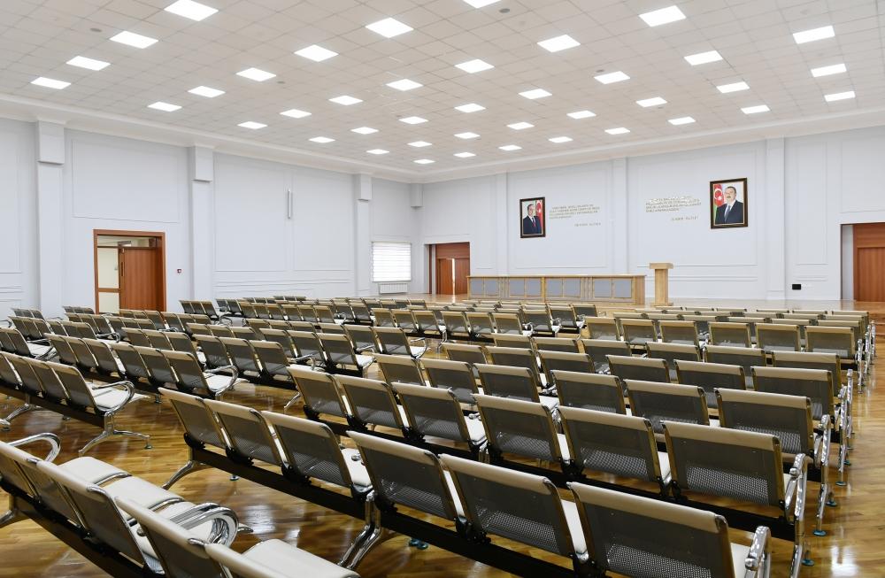 Президент Ильхам Алиев и Первая леди Мехрибан Алиева приняли участие в открытии нового учебного комплекса средней школы №300