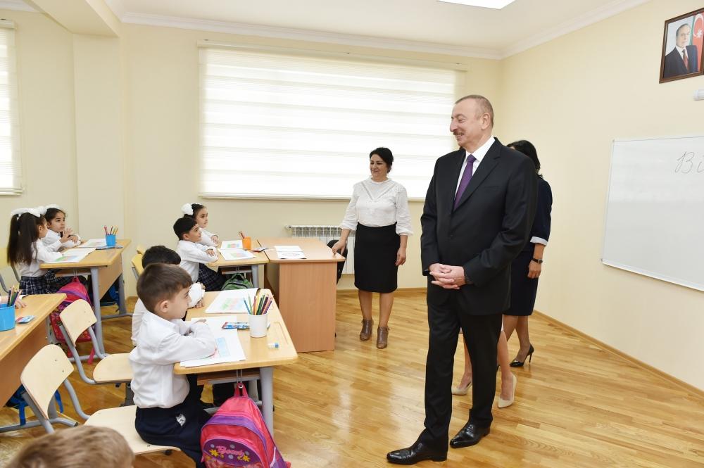 Президент Ильхам Алиев и Первая леди Мехрибан Алиева приняли участие в открытии нового учебного комплекса средней школы №300