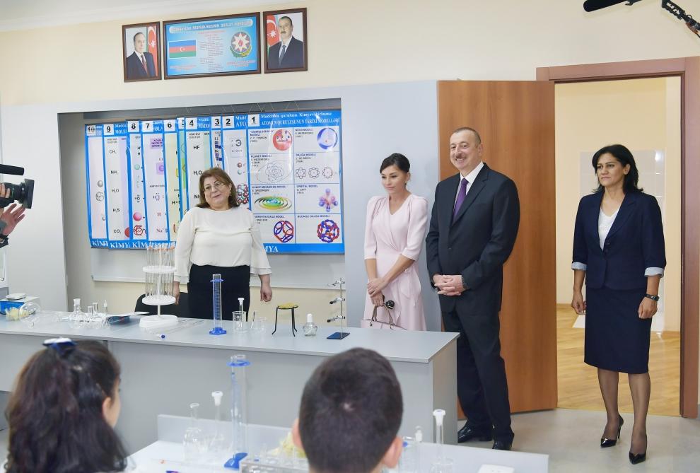 Президент Ильхам Алиев и Первая леди Мехрибан Алиева приняли участие в открытии нового учебного комплекса средней школы №300