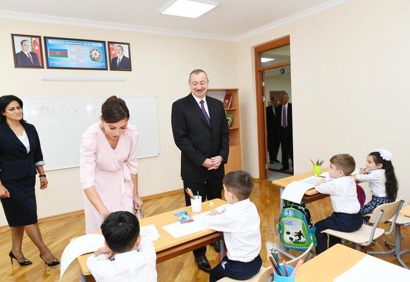 Президент Ильхам Алиев и Первая леди Мехрибан Алиева приняли участие в открытии нового учебного комплекса средней школы №300