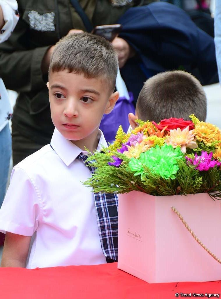 День знаний в школах Баку