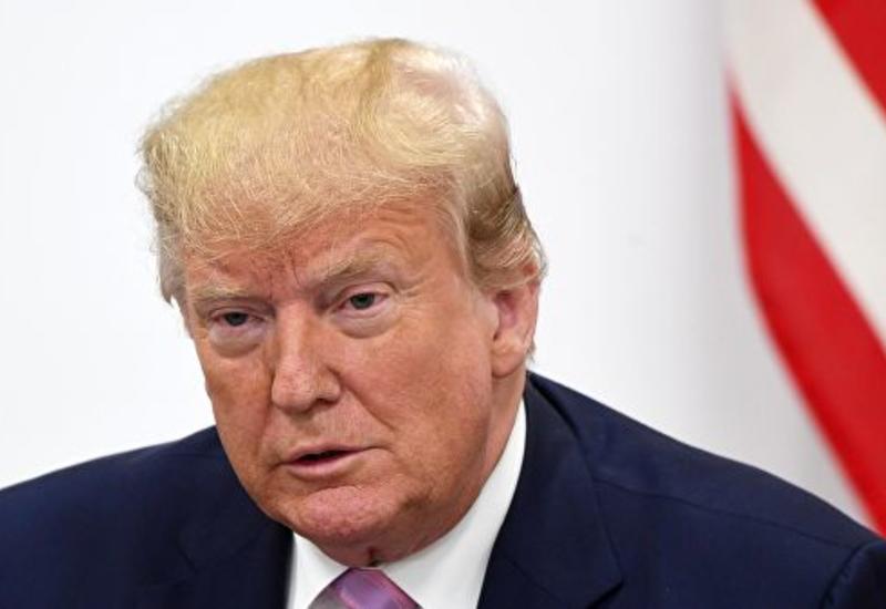 Дональд Трамп оставил автограф на стене на границе с Мексикой