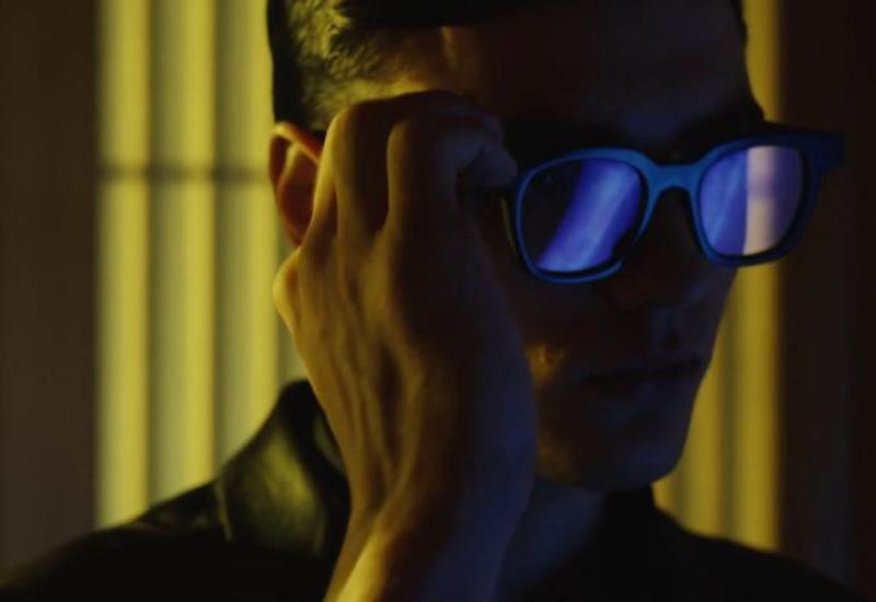 Facebook и Ray-Ban разрабатывают заменяющие смартфон "умные" очки