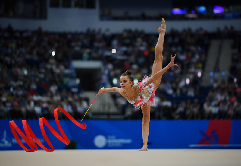Дина Аверина заняла первое место на Чемпионате мира в Баку в упражнении с лентой