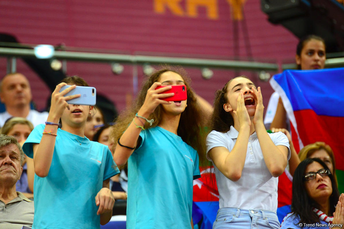 Зрители Чемпионата мира в Баку восхищены пластикой и красотой движений граций