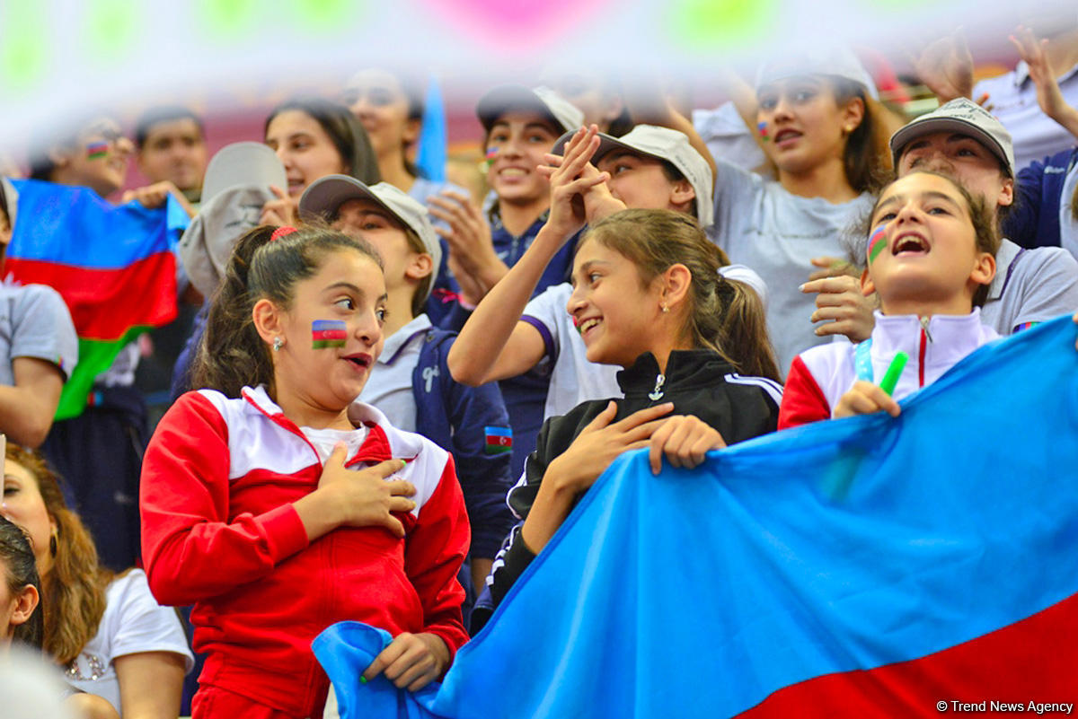 Зрители Чемпионата мира в Баку восхищены пластикой и красотой движений граций