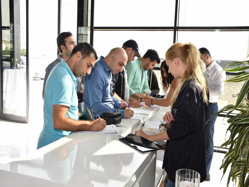 Jaguar Land Rover avtomobillərinin sınaq Yürüşləri keçirildi və yeni Jaguar Xe modeli təqdim olundu