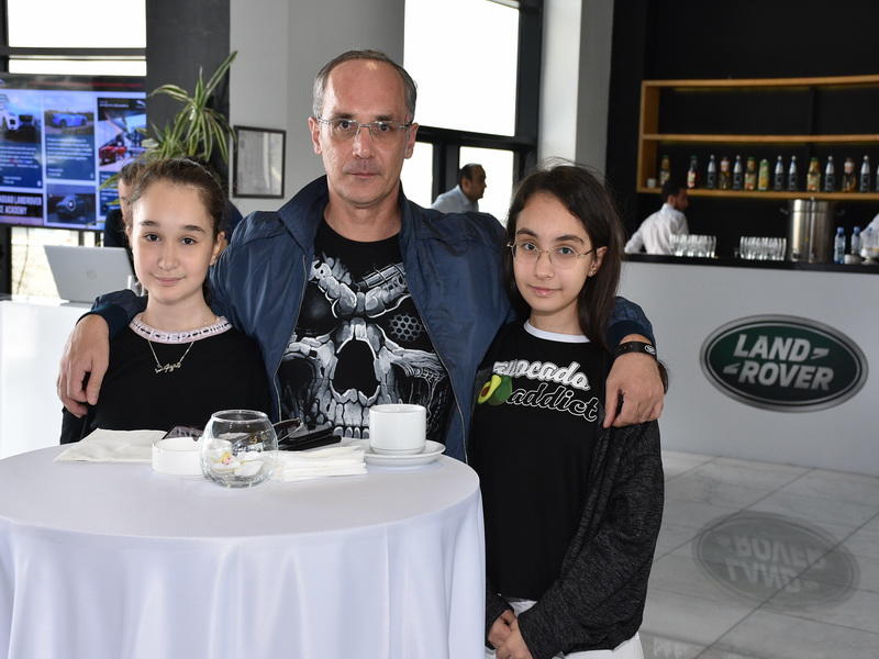 Jaguar Land Rover avtomobillərinin sınaq Yürüşləri keçirildi və yeni Jaguar Xe modeli təqdim olundu