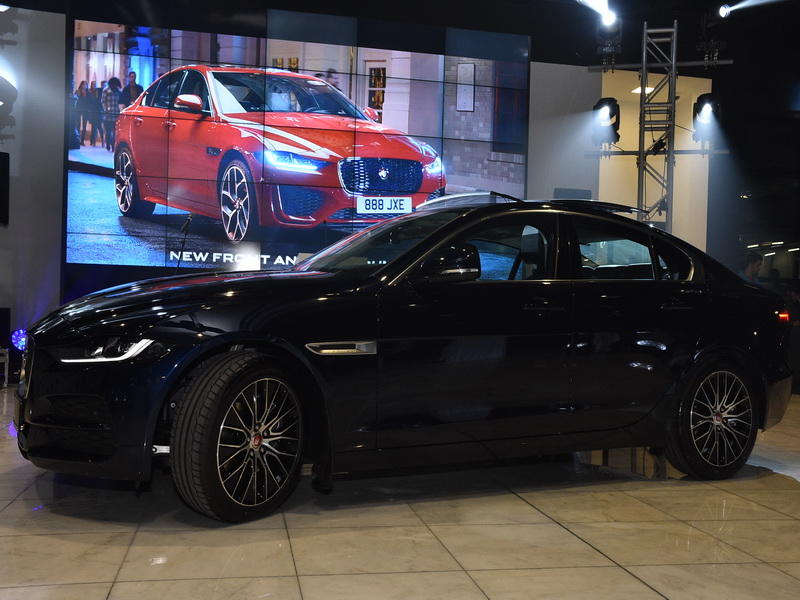 Jaguar Land Rover avtomobillərinin sınaq Yürüşləri keçirildi və yeni Jaguar Xe modeli təqdim olundu