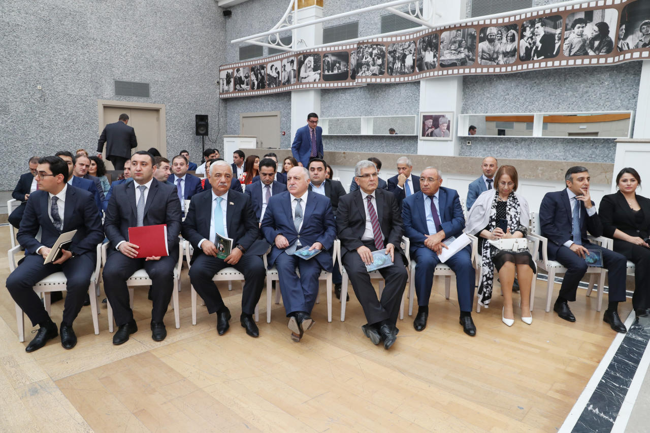 Вице-президент Фонда Гейдара Алиева Лейла Алиева приняла участие в презентации антрепризы "Насими"