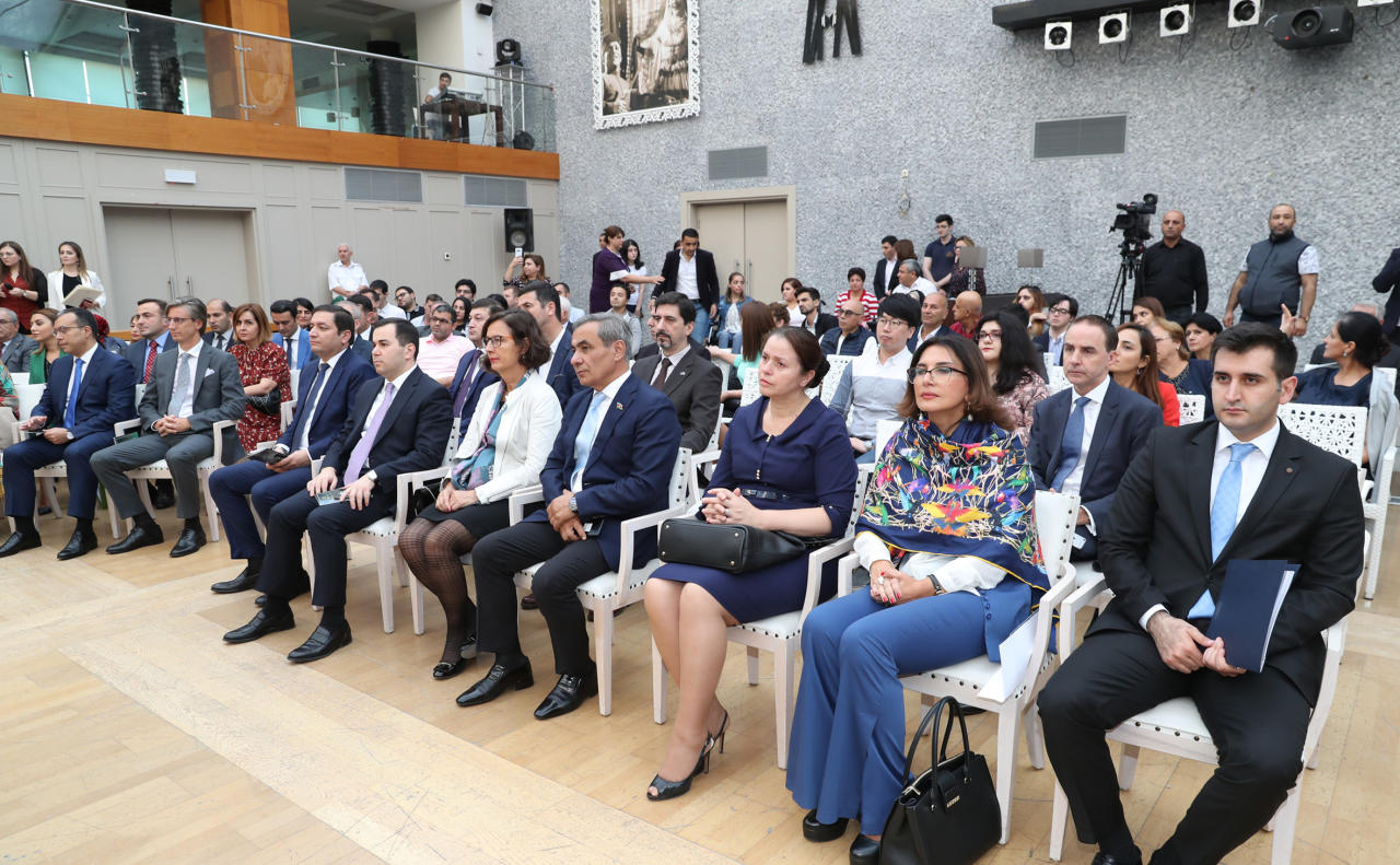 Вице-президент Фонда Гейдара Алиева Лейла Алиева приняла участие в презентации антрепризы "Насими"