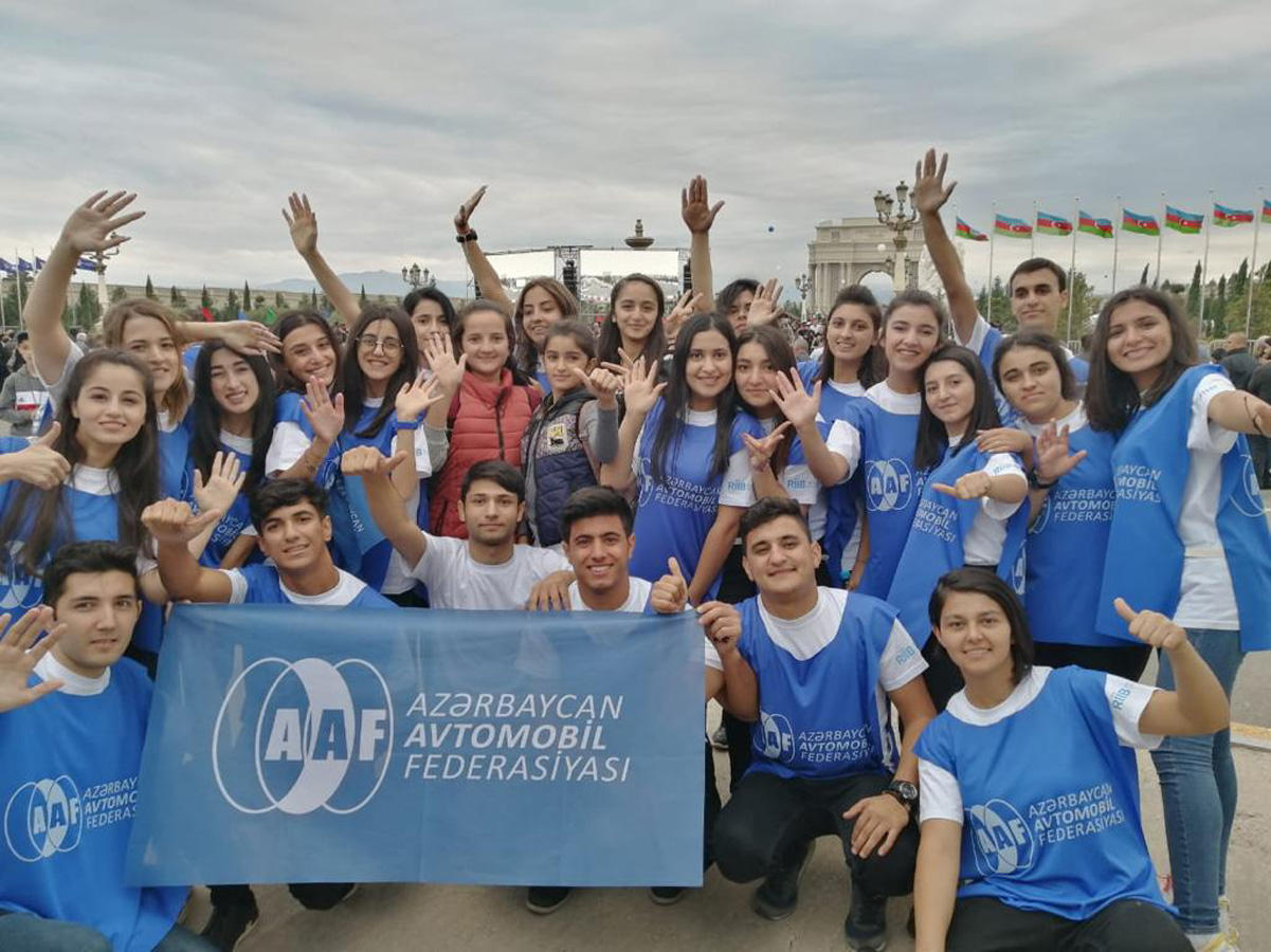 В Гяндже при организационной поддержке Автомобильной федерации Азербайджана прошло шоу и соревнования спортивных автомобилей