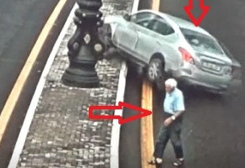 В Баку водитель, чтобы не сбить мужчину, устроил ДТП