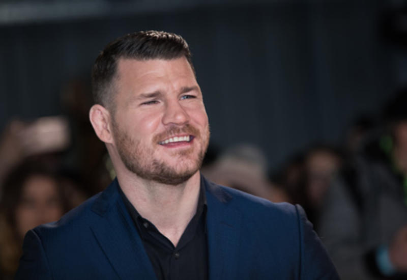 Бывший чемпион UFC достал глазной протез в прямом эфире и изумил ведущего