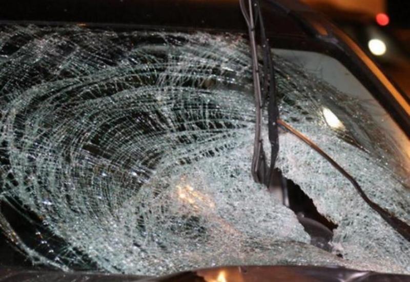 В Бейлагане семья попала в страшное ДТП: погиб ребенок, четверо ранены