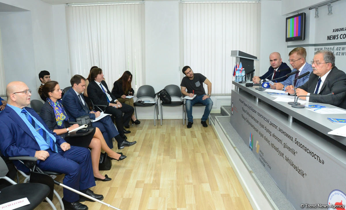 В Баку обсуждают вопросы политики, экономики и безопасности между Азербайджаном, Россией и Турцией