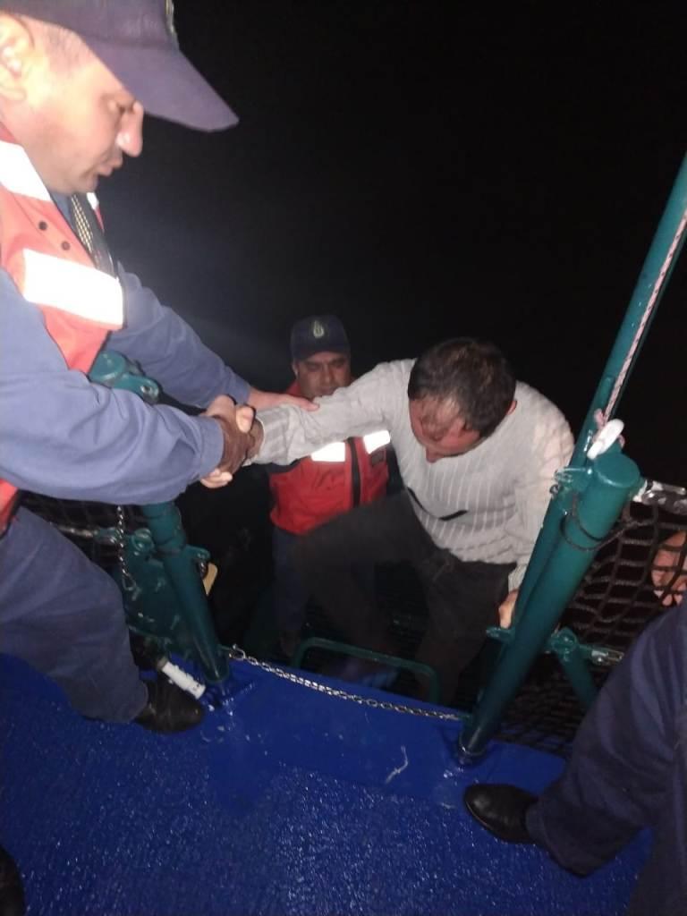 На Каспии спасли пропавших рыбаков